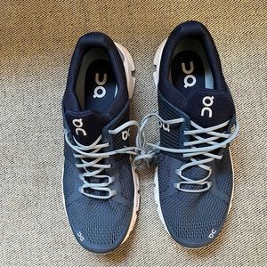 On Cloudswift  Men’s Size 10 EUC